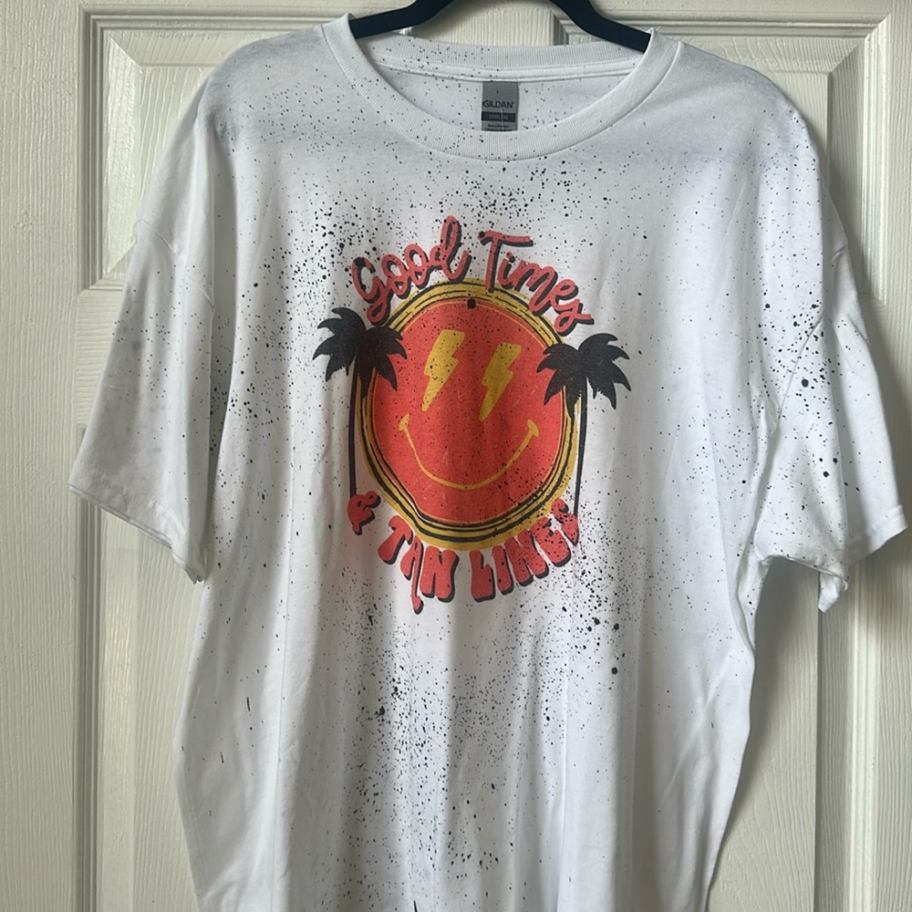 Good times & Tan Lines splattered tee New- Sale!